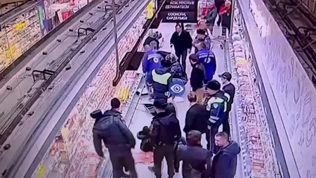 В Петербурге госпитализировали четырех человек после нападения мужчины с ножом