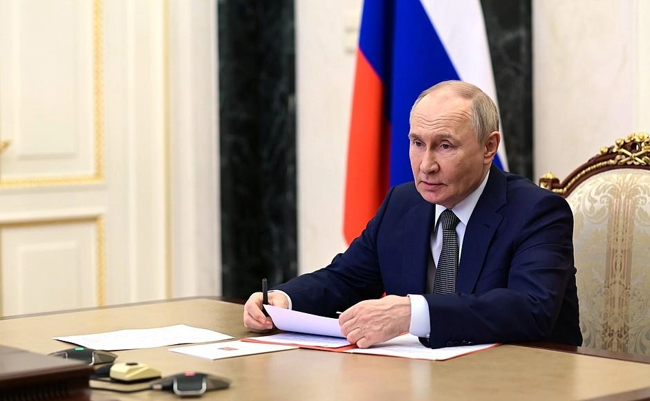 Путин дал ряд ключевых поручений по развитию Арктической зоны