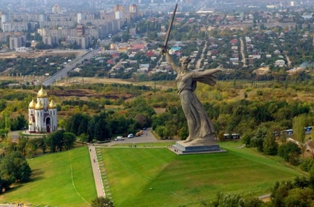 В голове монумента «Родина-мать зовет!» в Волгограде найдено тело ректора столичного вуза 