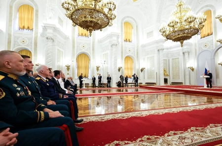 Путин заявил, что Россия укрепляет оборону на фоне эскалации со стороны Запада 