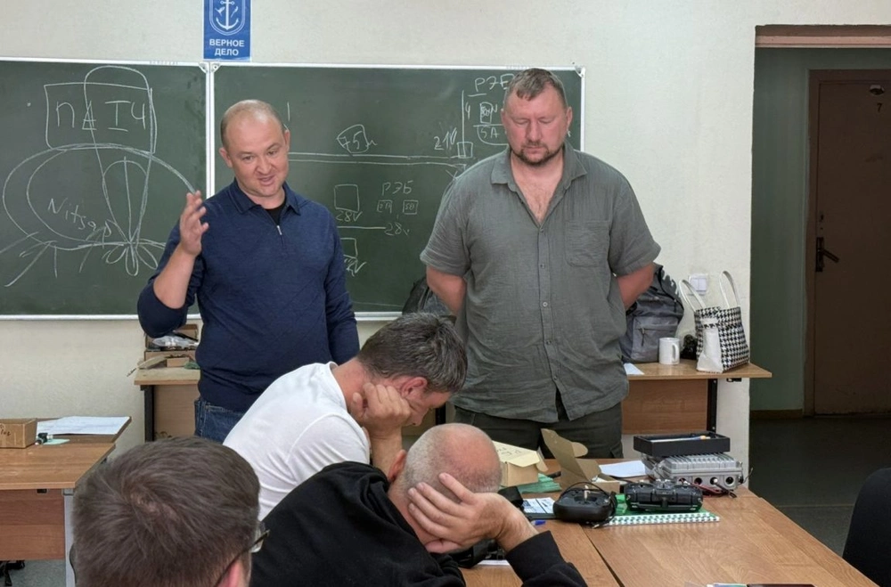 Новая группа курсантов завершила обучение в «Лаборатории РЭБ» при поддержке движения «Верное дело» 