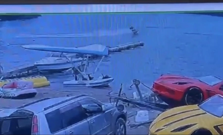 Мужчина на гидроцикле сбил двух девочек на сапборде в Приморье 
