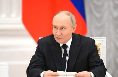 Путин поручил готовить бюджет с учетом ситуации на мировых рынках 