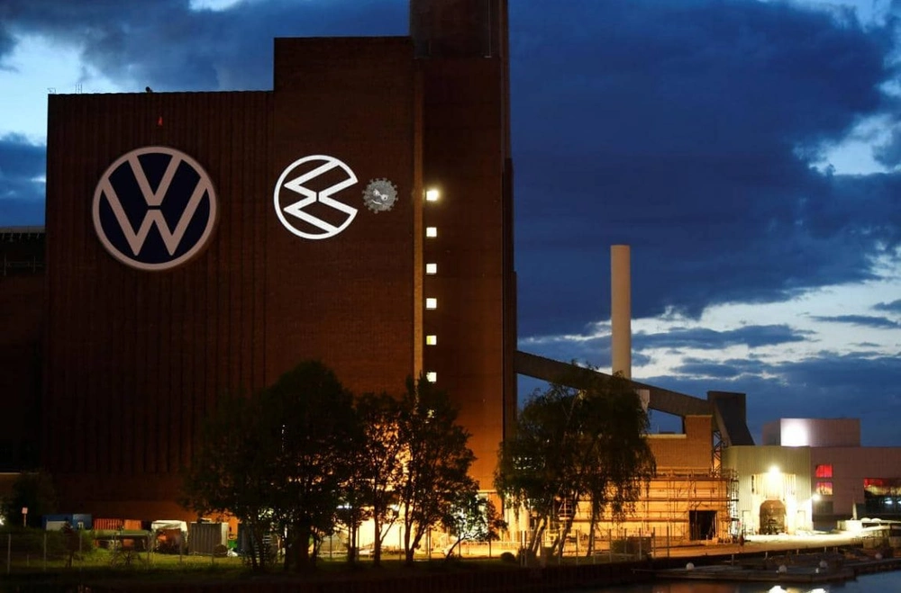 Volkswagen согласовал массовое сокращение 25 тысяч сотрудников